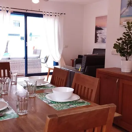 Optimist Rubicon Piscina Climatizable, Frente Al Mar וילה